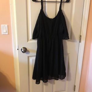 torrid  2 chiffon black cold shoulder midi dress